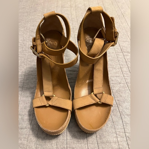 Tory Burch Wedge Sandals Sz 9 - Tan - Picture 3 of 13